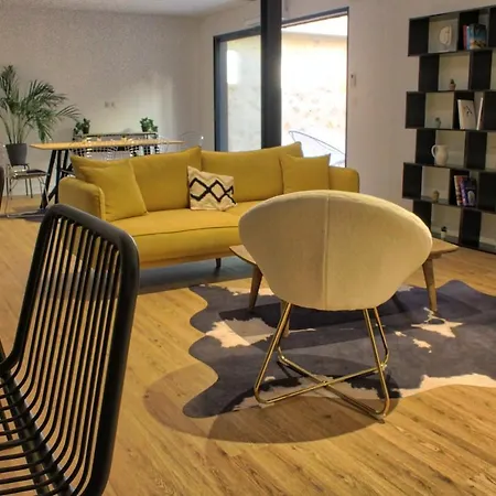 Magnifique Avec Patio - Duplex Proche Tram Bordeaux